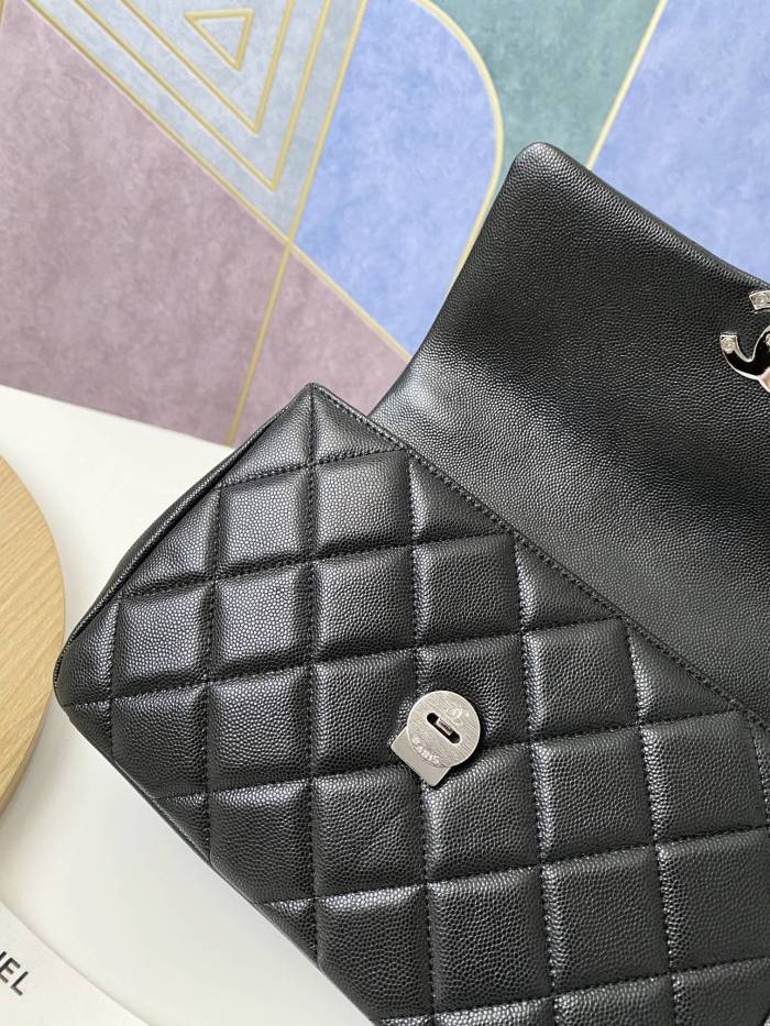 Handbag Chanel 2303 size 24x16.5x7 cm