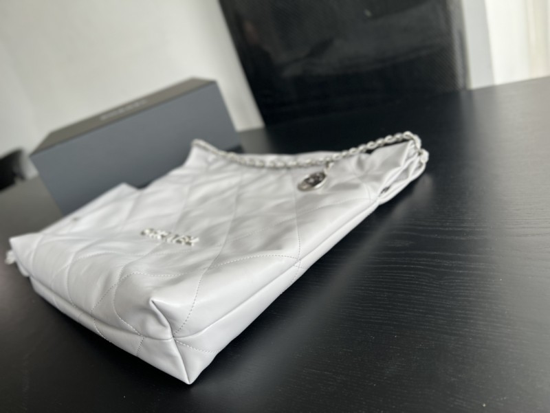 Handbag Chanel size 39cmx42cmx8 cm