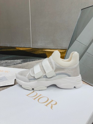 Dior D-Wander Sneaker 6