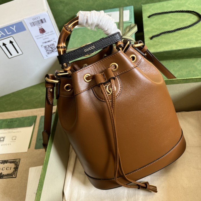 Handbag Gucci 724652 size 23.5x 38x 10.5 cm