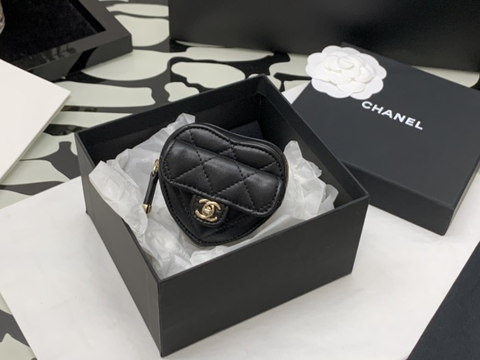 Handbag Chanel size 8*8.5*5.5* cm