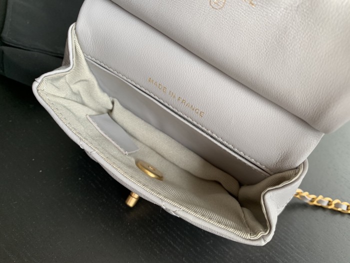 Handbag Chanel 2271 size 12 cm