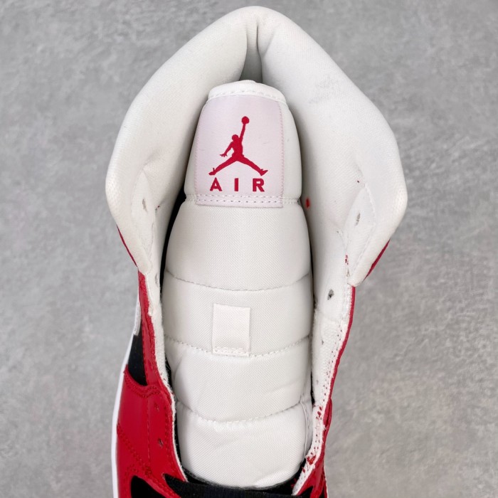 Jordan 1 Mid Gym Red Black (W)