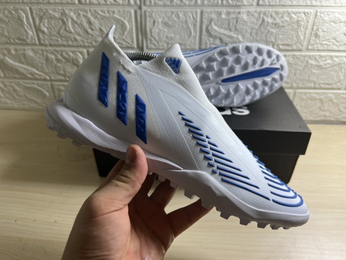AD football shoes 22
