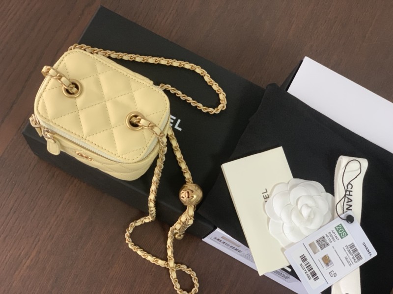 Handbag Chanel size 8.5cmx11cmx7 cm