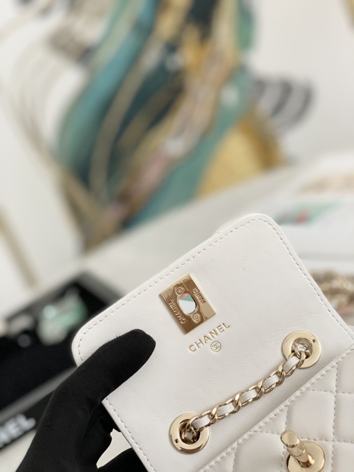 Handbag Chanel 82768 size 12.5 2.5 9 cm