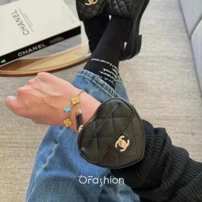 Handbag Chanel size 8*8.5*5.5* cm