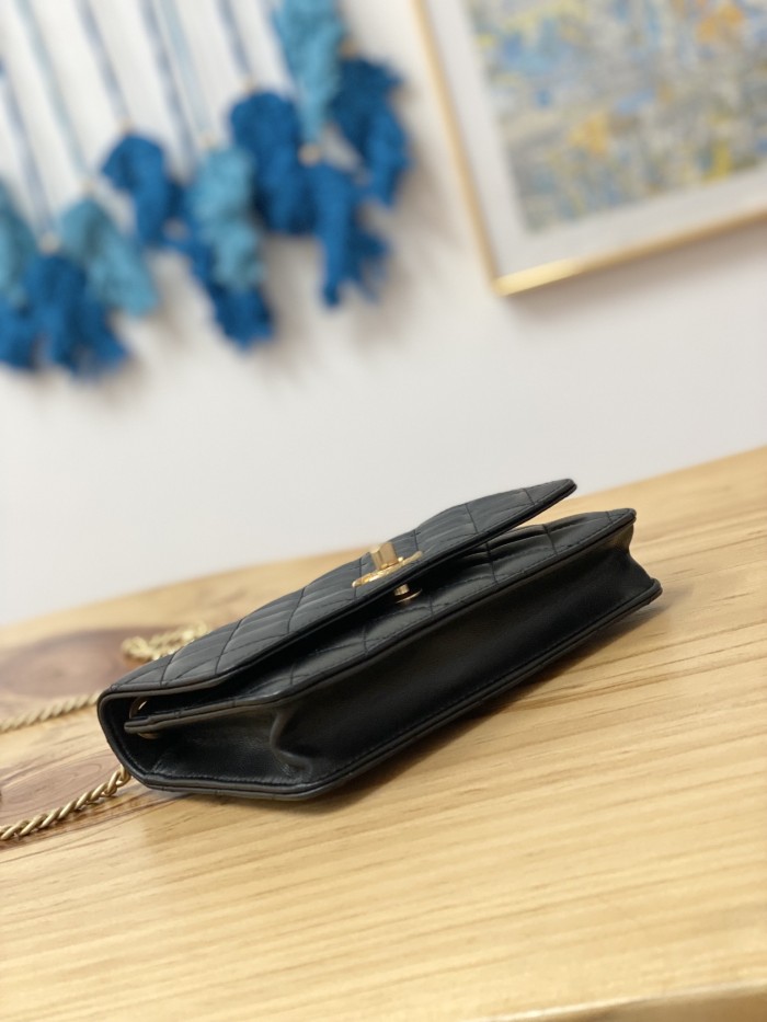 Handbag Chanel 81221 size 19 cm