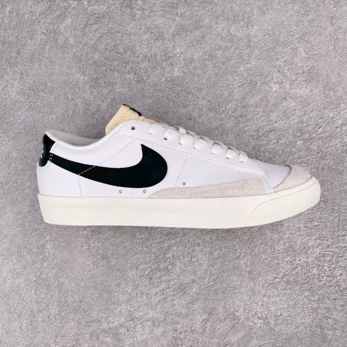 Nike Blazer Low Sneaker 15