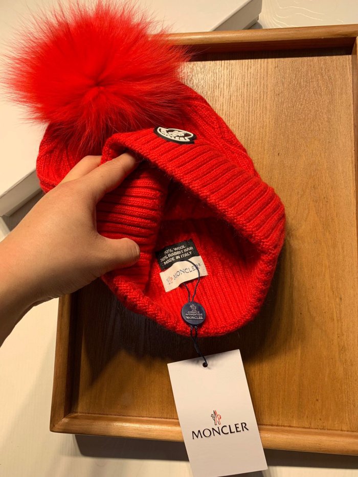 Hat Moncler 4