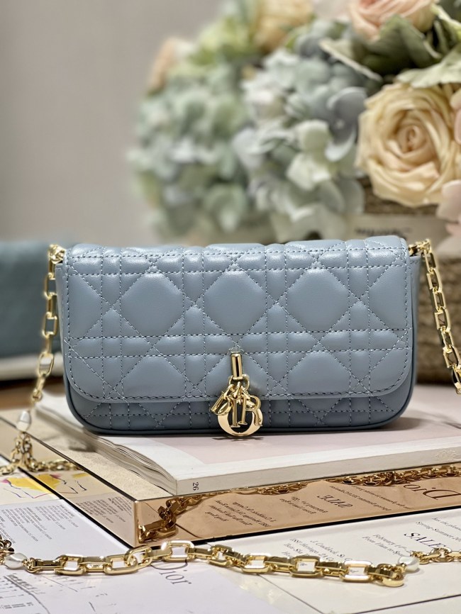 Handbag Dior 0977 size 18.5 x 10 x 4 cm