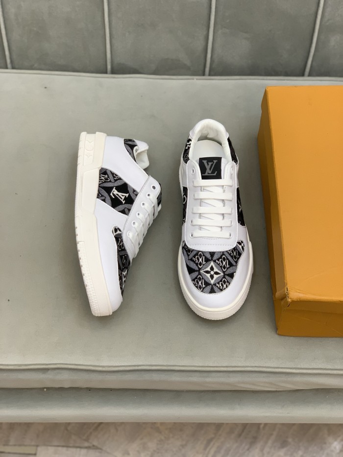 Louis Vuitton Low Top sneaker 12
