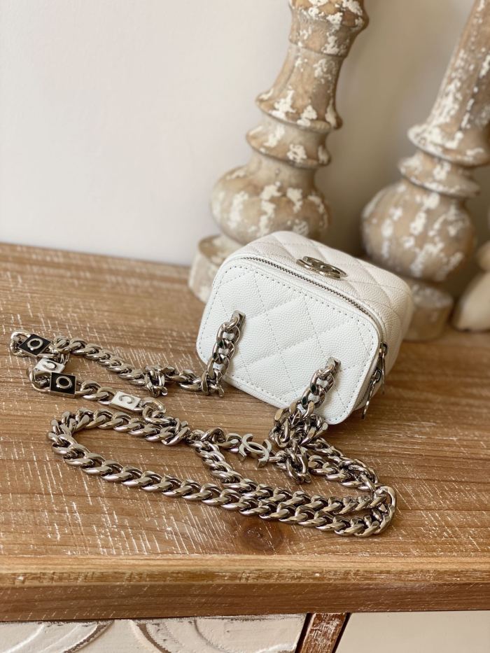 Handbag Chanel 81193 size 12 cm