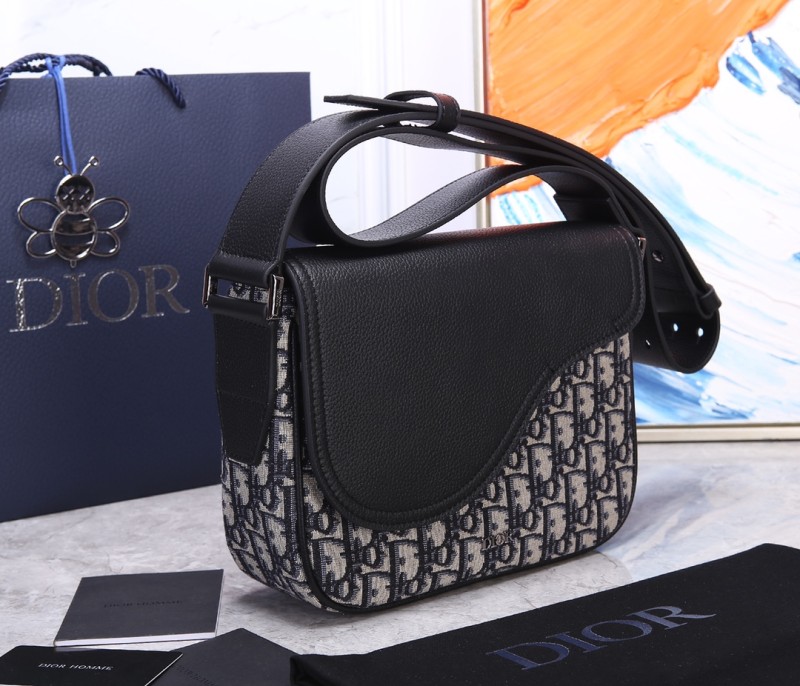 Handbag Dior 93322 size 23 x 18 x 6 cm