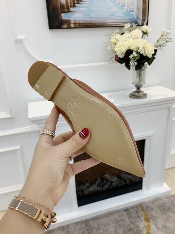 Valentino Garavani Flat sandals Women 15