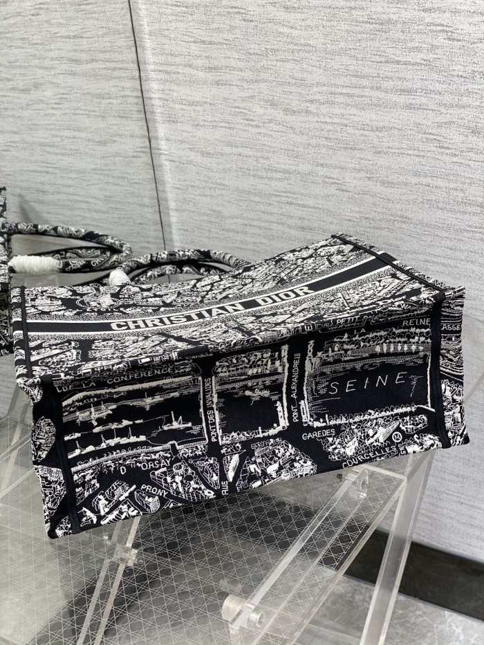 Handbag Dior size 42*18*35 cm