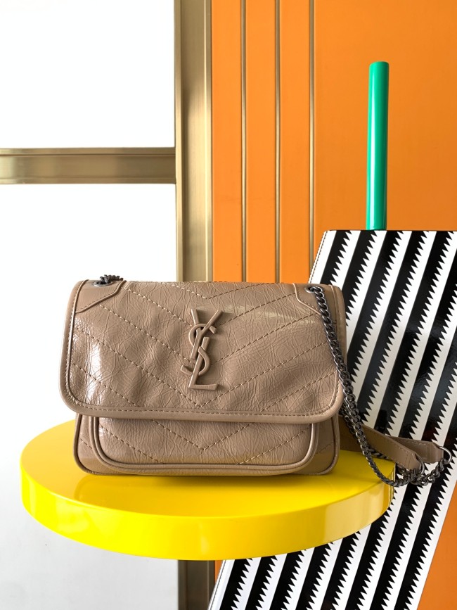 Handbags SAINT LAURENT 533037 size 22X16.5X7.5 CM