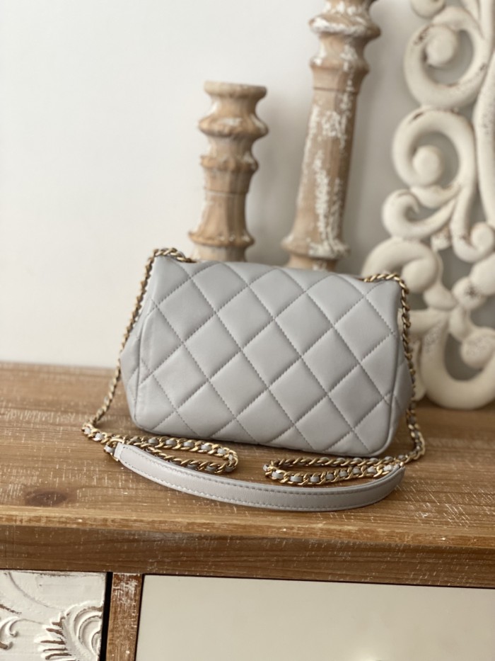 Handbag Chanel 3474 size 15*20*8 cm