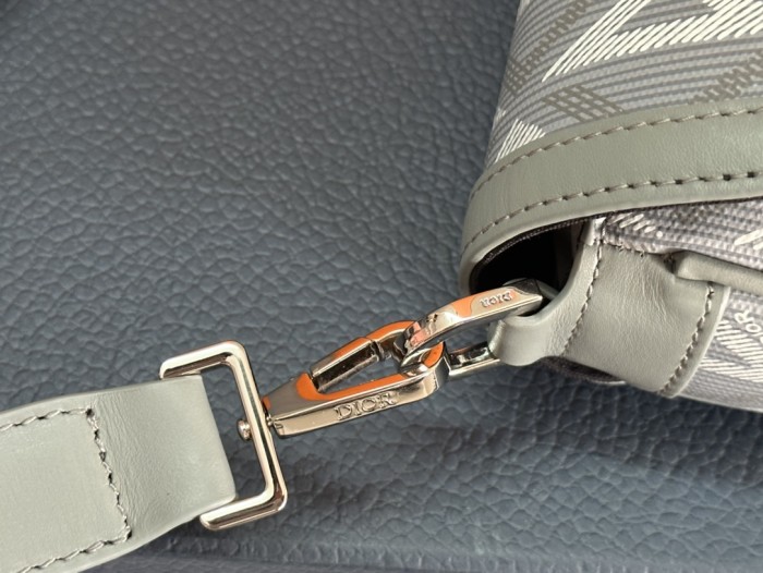 Handbag Dior 93370 size 19x 11x 4 cm
