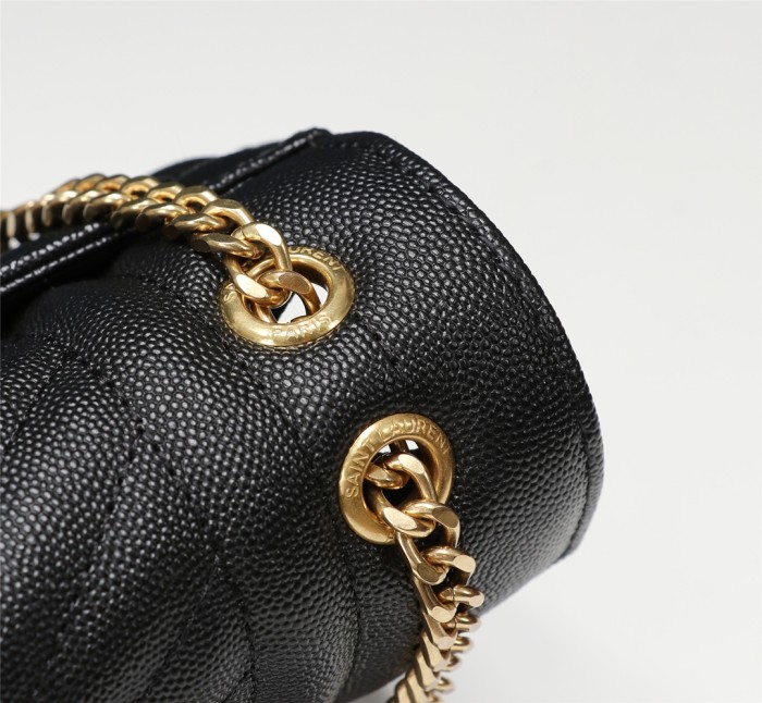 Handbags SAINT LAURENT 26808 size 24X17.5X6 cm