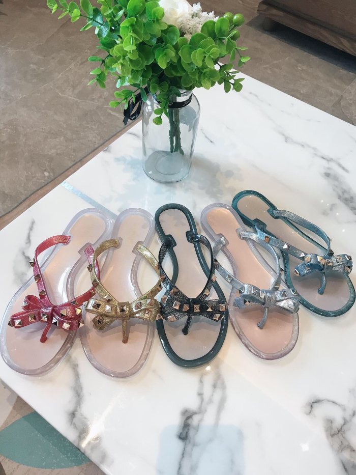 VALENTINO GARAVANI Rockstud WOMEN 35