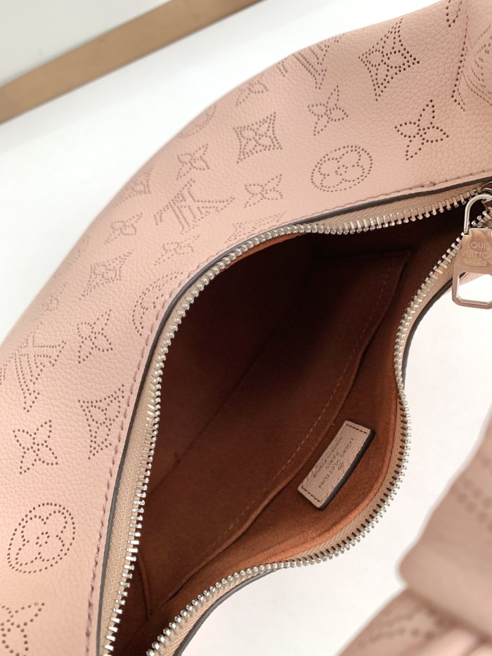 Handbags Louis Vuitton M55806 size 28 x 34 x 12 cm