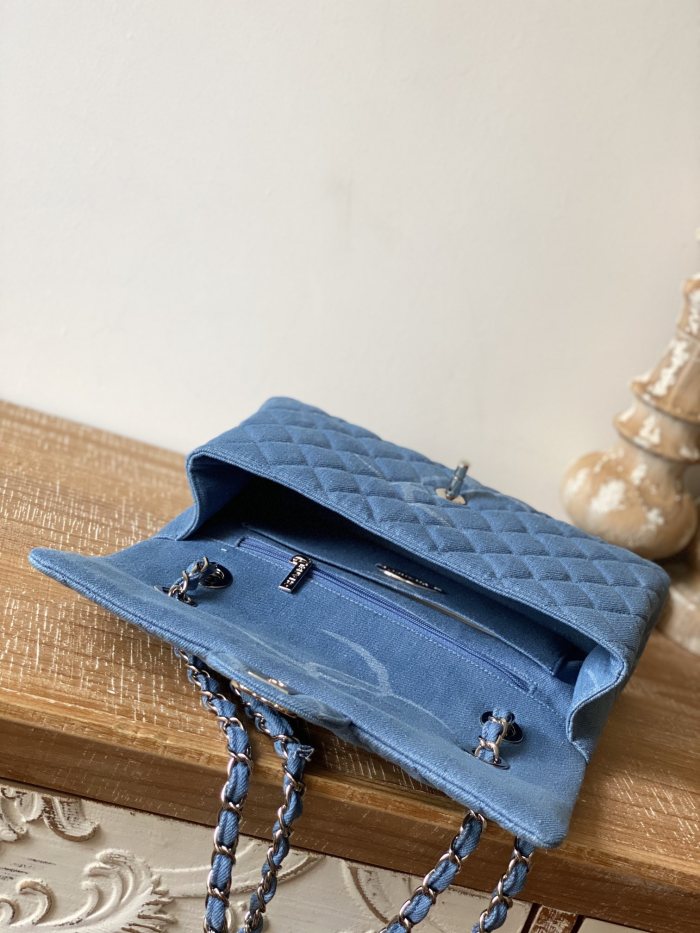 Handbag Chanel AS2071 size 25 15 6.5 cm