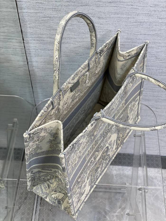 Handbag Dior size 42*18*35 cm