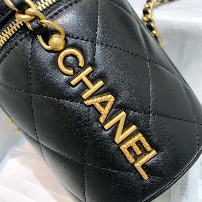 Handbag Chanel AS2735 size 17 12 12 cm