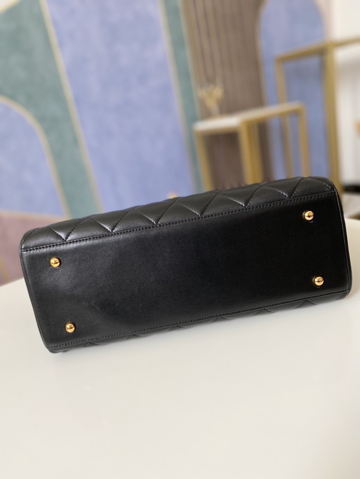 Handbag Chanel 92233 size 33*11*23 cm