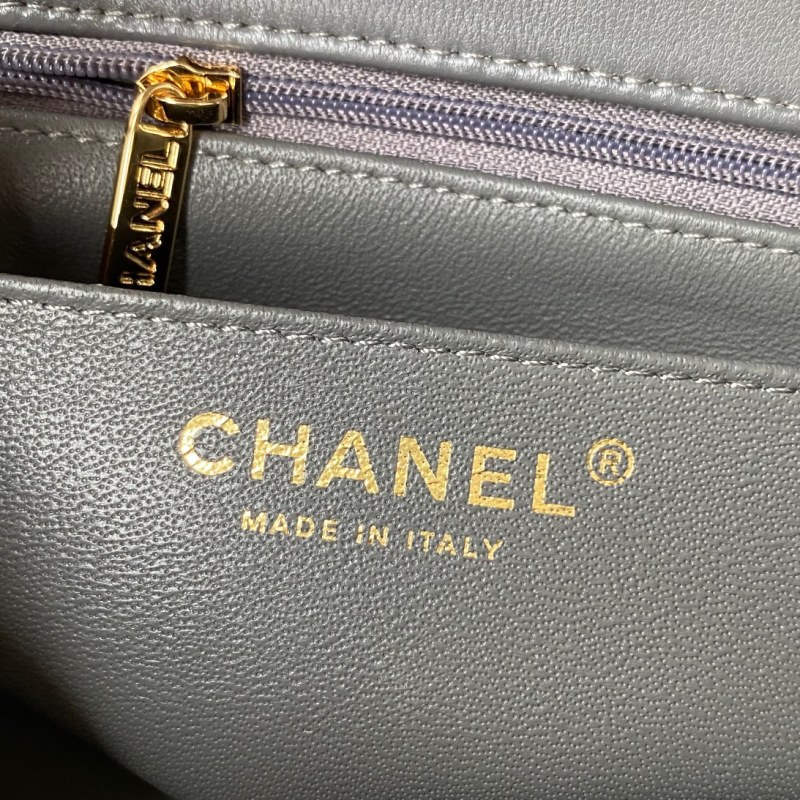 Handbag Chanel size 20 cm