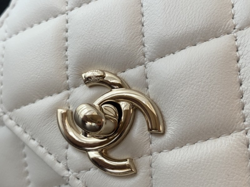 Handbag Chanel A81633 size 11cmx11cmx5 cm