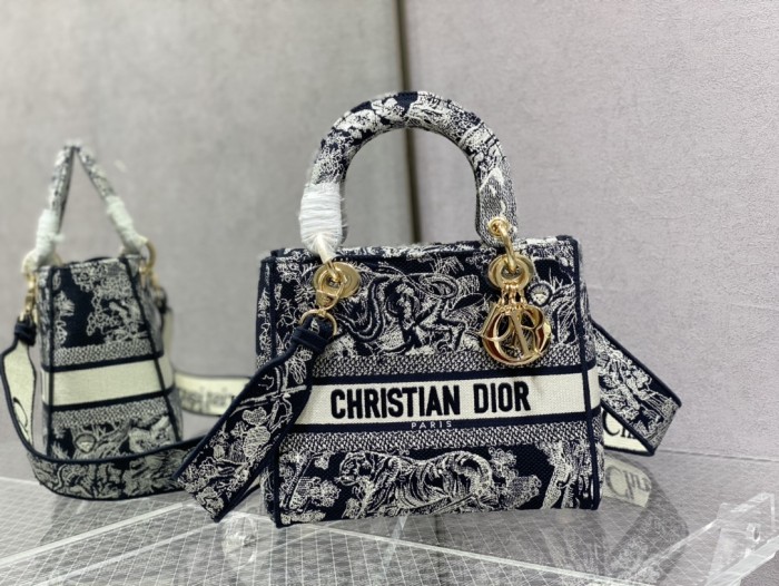 Handbag Dior size 24 cm