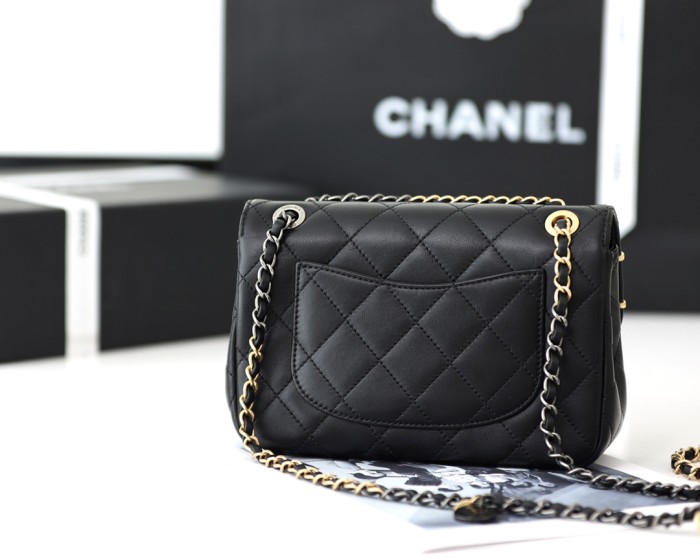 Handbag Chanel size 19x11x8 cm