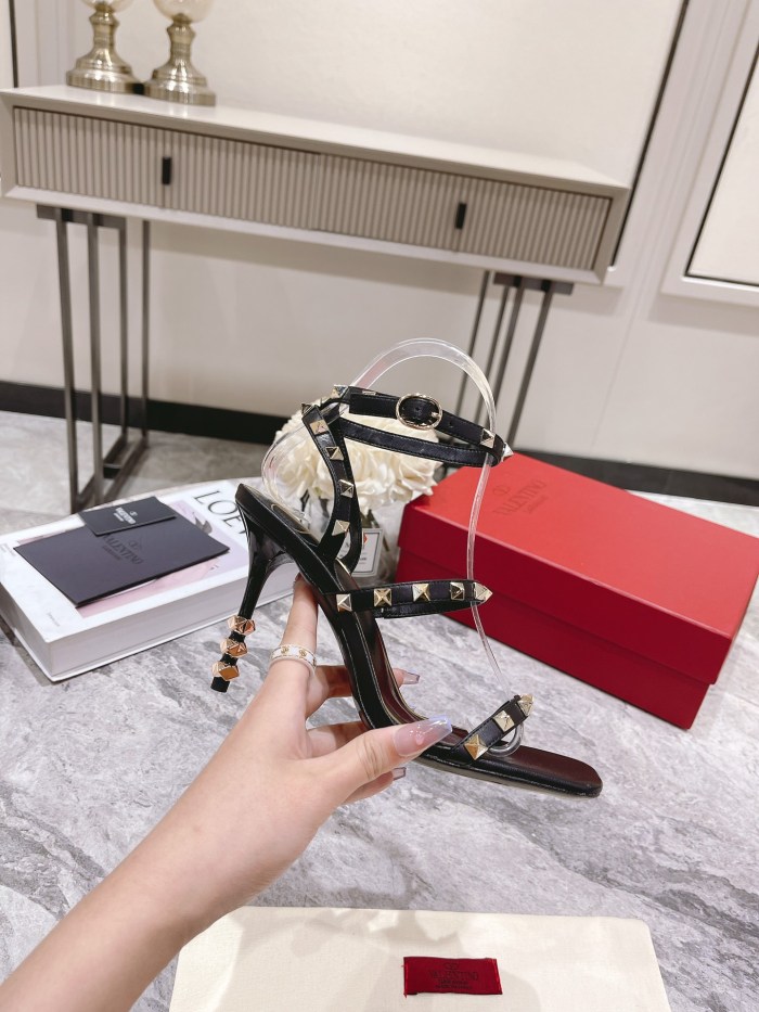 VALENTINO GARAVANI Rockstud WOMEN 2