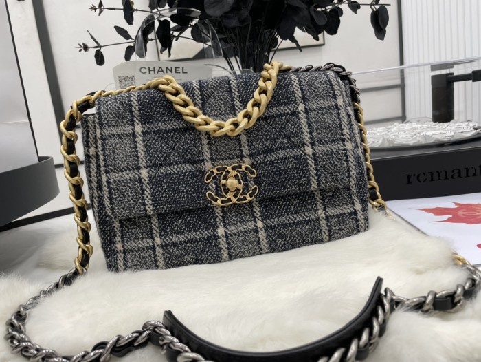 Handbag Chanel AS1160 size 26 cm