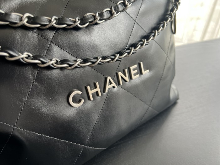 Handbag Chanel size 35cmx37cmx7 cm