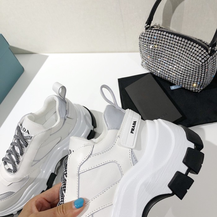 Prada Low Top sneaker 47