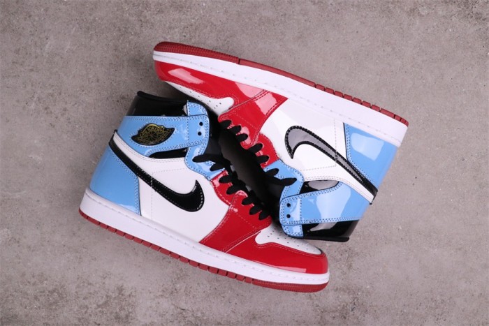 Jordan 1 Retro High Fearless UNC Chicigo
