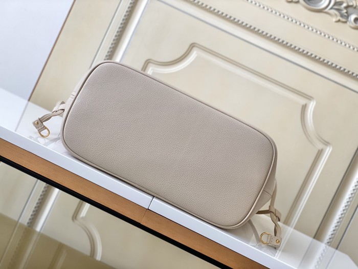 Handbag Louis Vuitton M21579 size 31.0 x 28.0 x 14.0 cm