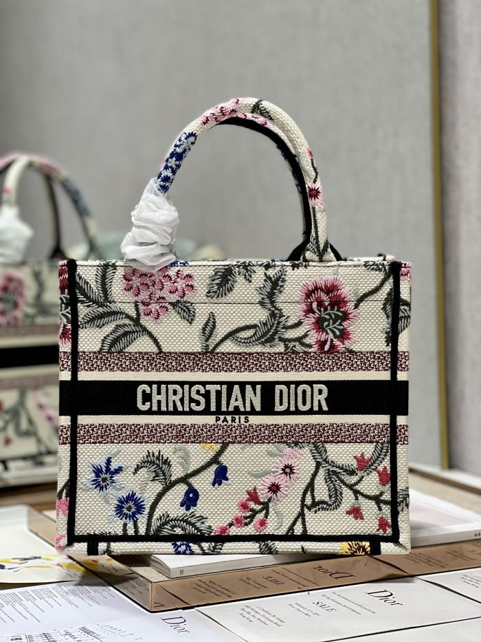 Handbag Dior 1265 size 26.5×21×14 cm