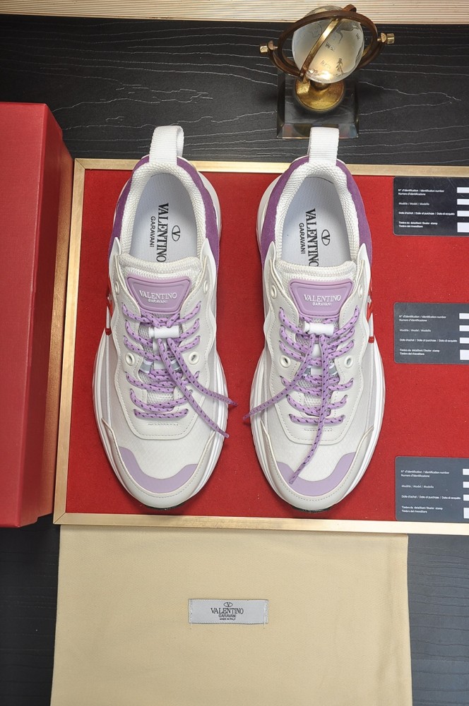 Valentino Garavani Low-top sneakers 19