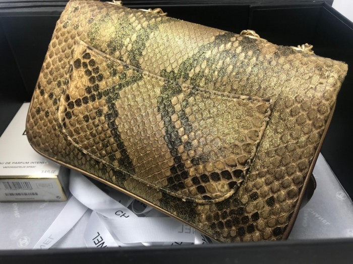 Handbag Chanel size 24.5cm*15.5cm*8.5 cm