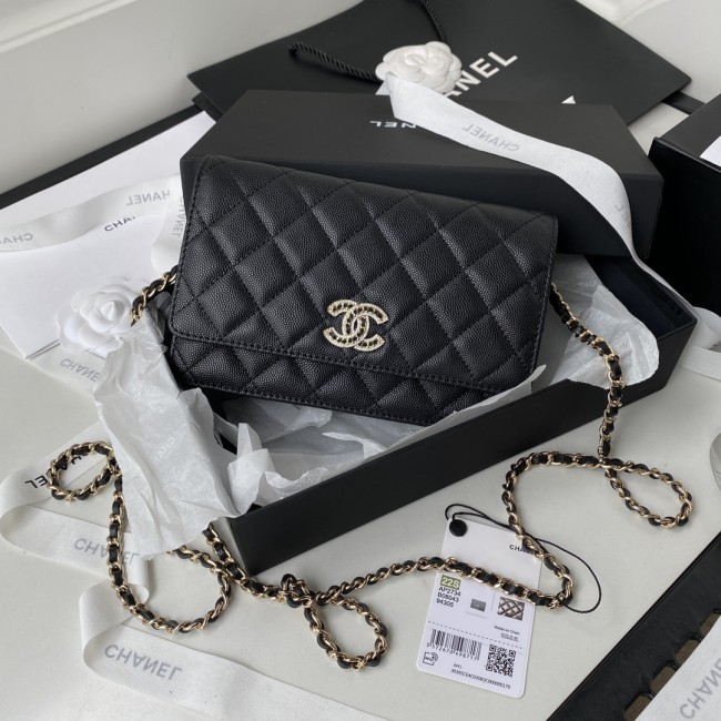 Handbag Chanel AP2734 size 19.2*12.3*3.5 cm.