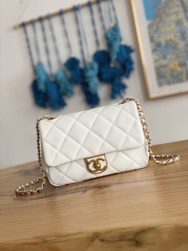 Handbag Chanel 3474 size 15*20*8 cm