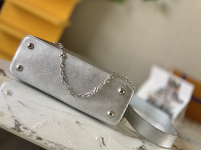 Handbag Louis Vuitton M59209 size 31.5 x 20 x 11