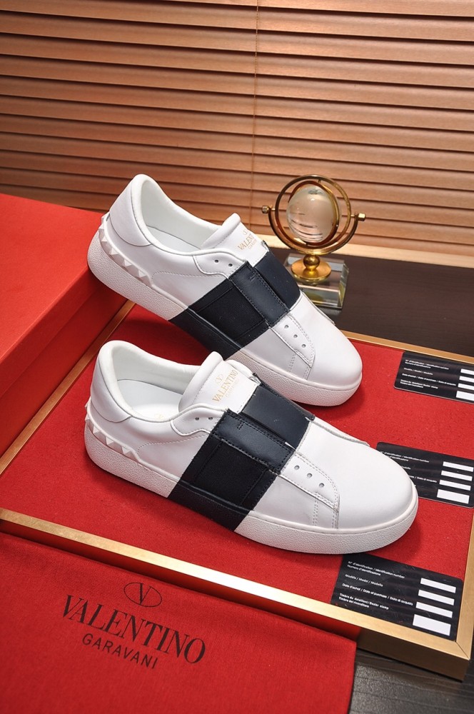 Valentino Garavani Rockstud Untitled calfskin sneaker 17