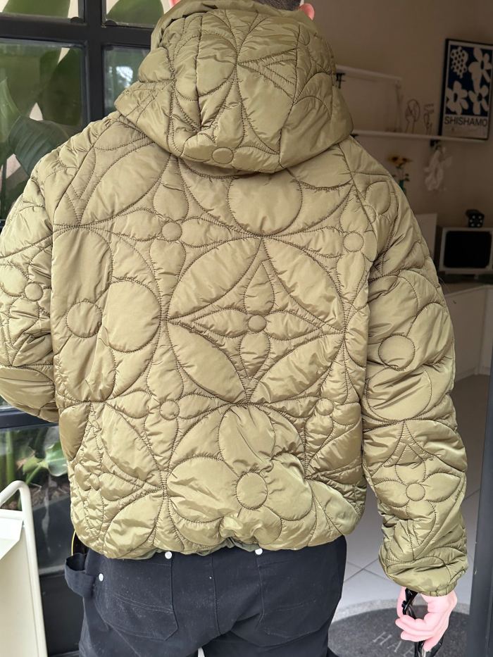 Clothes Louis Vuitton 107