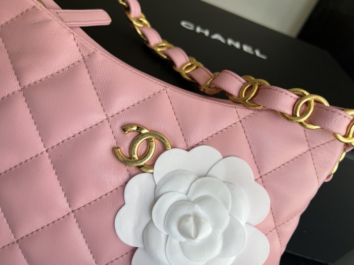 Handbag Chanel size 17.5cm24cm6 cm