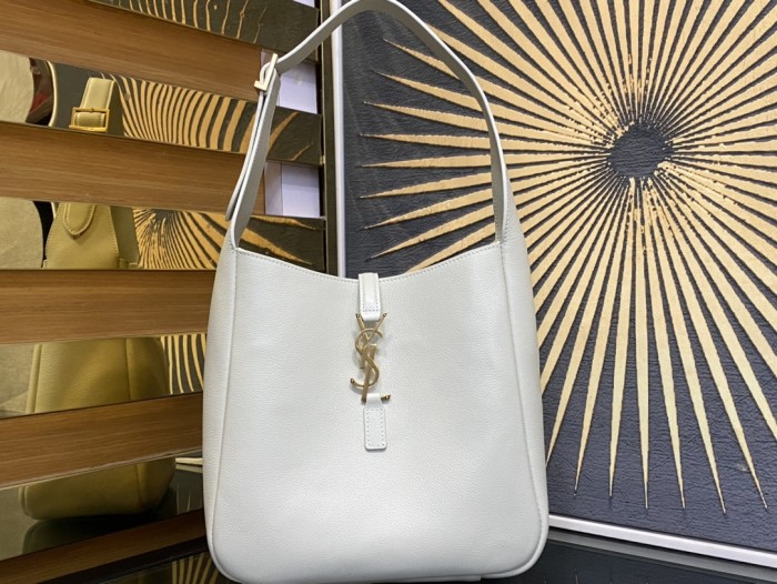 Handbags SAINT LAURENT 713938 size 58×43×8 cm